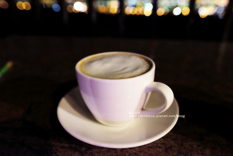 【台中沙鹿】岳家庄夜景咖啡廳-喝咖啡看夕陽看夜景玩桌遊約會