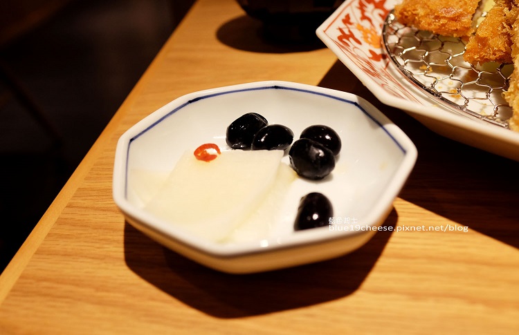 【台中西區】銀座杏子日式豬排 台中廣三sogo餐廳-外皮酥脆.傳承日式口味