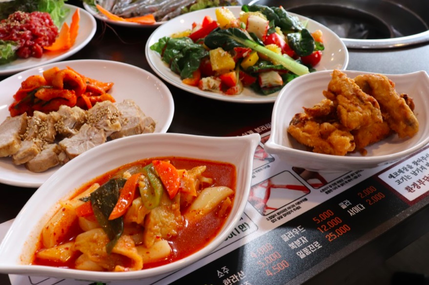 【韓國美食】34900WON 紅蟹＋牛肉吃到飽！好吃到要拍掌！