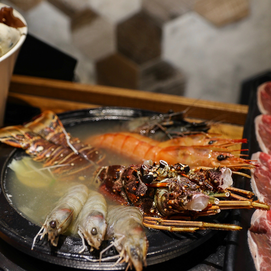 【BlogBlog趣吃貨台灣】台北人氣石頭鍋肉盤海鮮超高ＣＰ