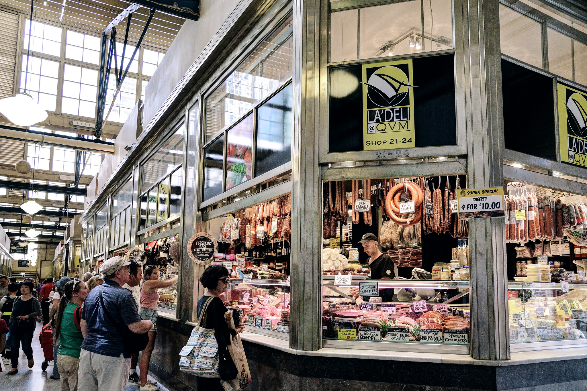 墨爾本 | 維多利亞女王市場 ( QUEEN VICTORIA MARKET ) 走入當地的飲食文化