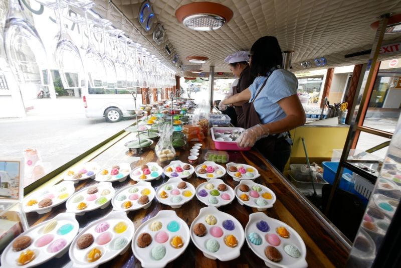 曼谷飲食觀光巴士嘆泰式下午茶 Thai Bus Food Tour
