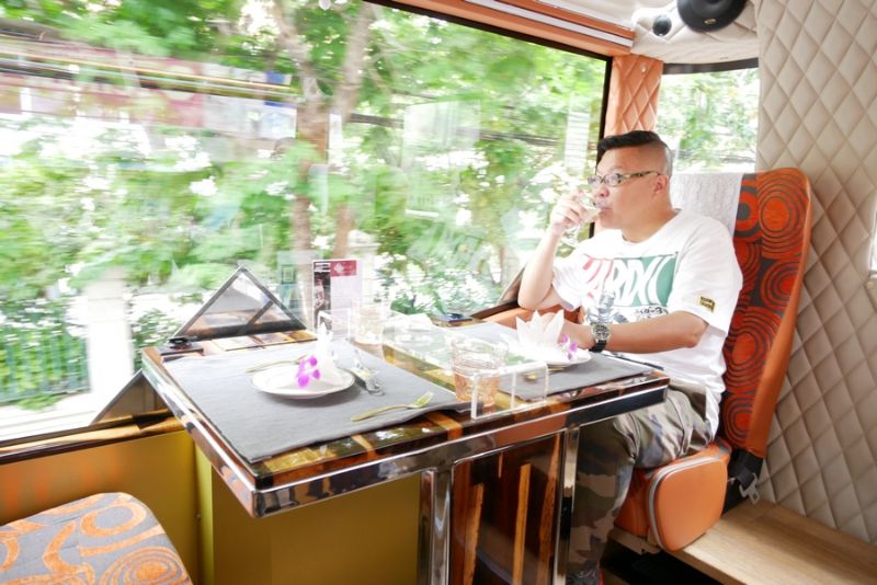 曼谷飲食觀光巴士嘆泰式下午茶 Thai Bus Food Tour